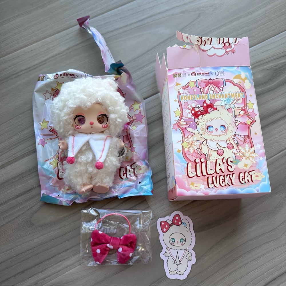 Liila’s Lucky Cat Honeyland Enchantment FRAGRANT SNOW MEOW Special Eyes